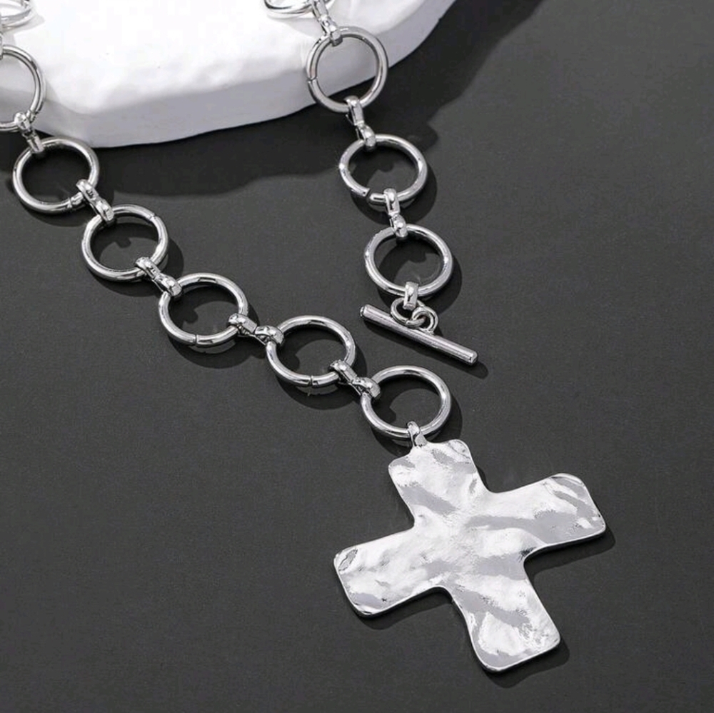 Hammered Cross Pendant Link Necklace - Silver